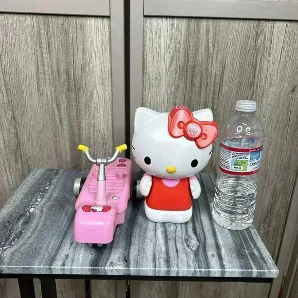 Hello Kitty Scooter Toy Without Remote - Picture 6 of 8